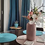 Apartment Adams Onix Blue *